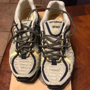 New balance 810 athletic shoed